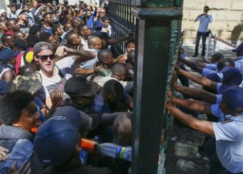 Clashes Erupt in South Africa Over Water Disconnections Amid Worsening Shortages
